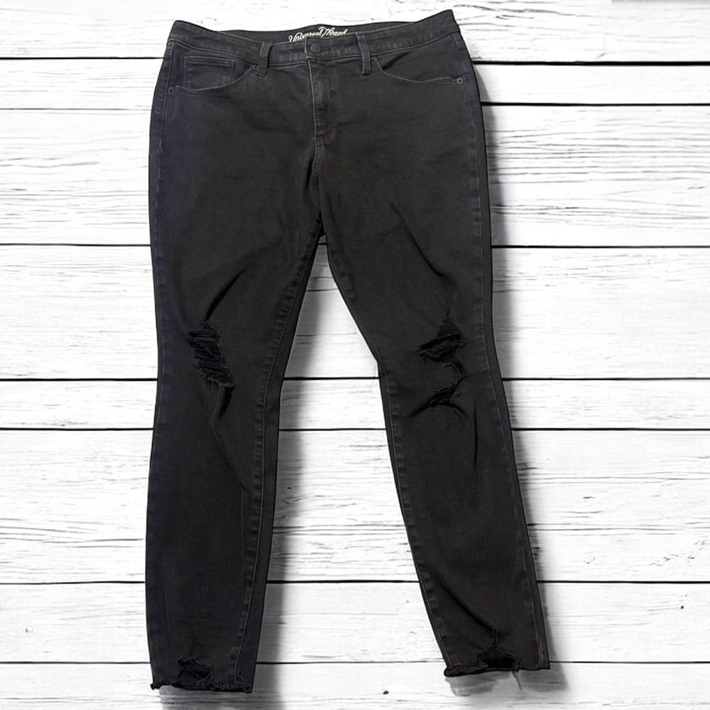 Universal Thread distressed Mid Rise Skinny Jeans Size 14